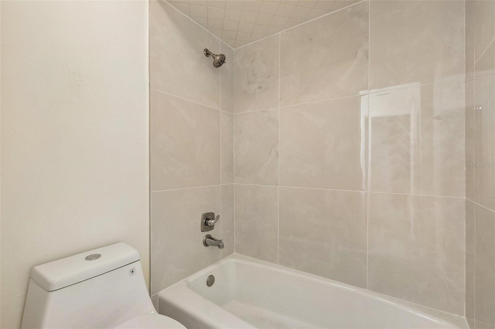 107 SEVILLE CT N — photo 20