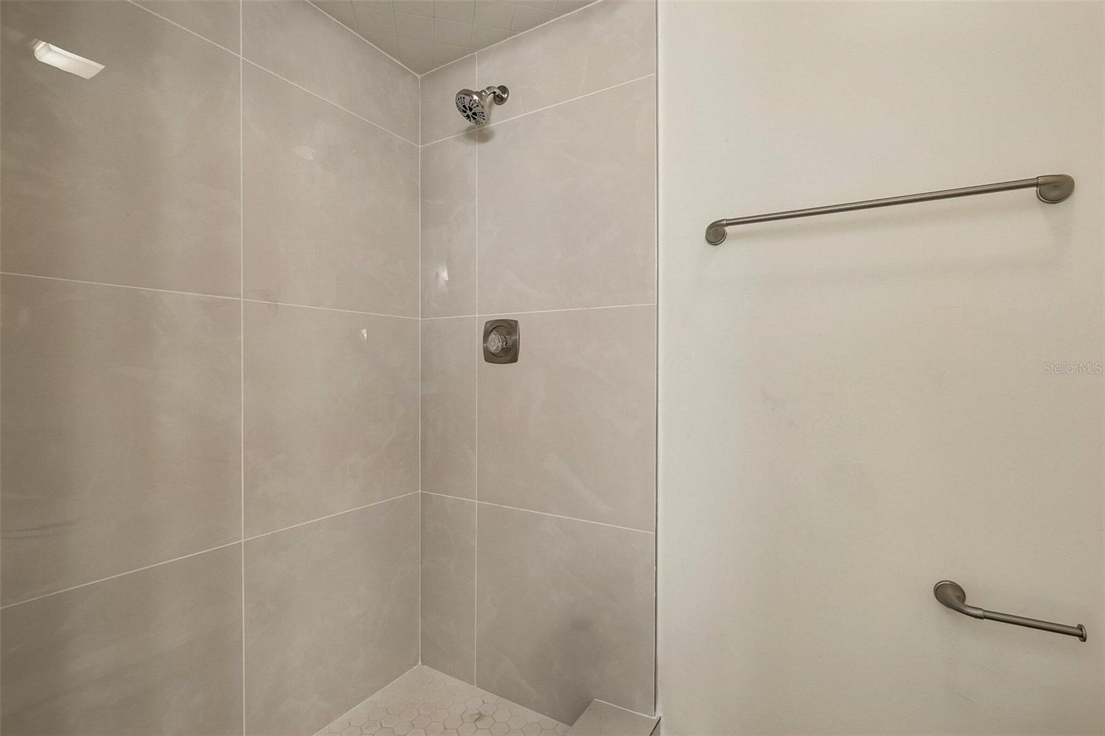 107 SEVILLE CT N — photo 16