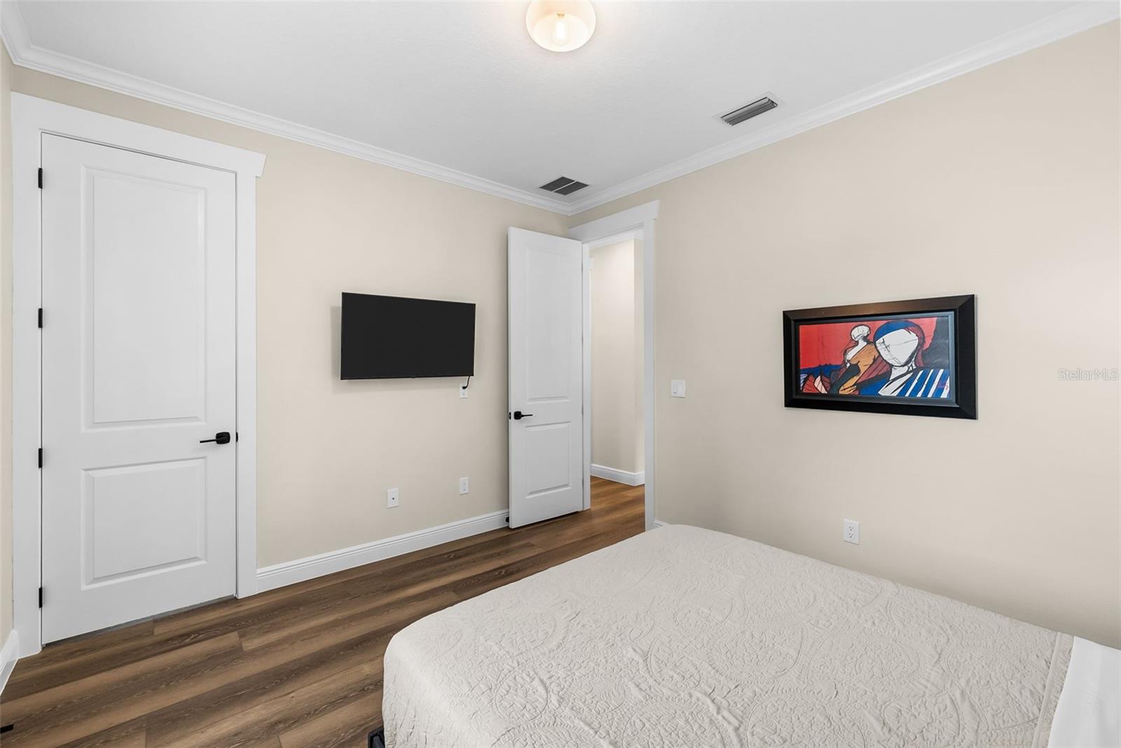 2915 W BAY VIEW AVE — photo 33