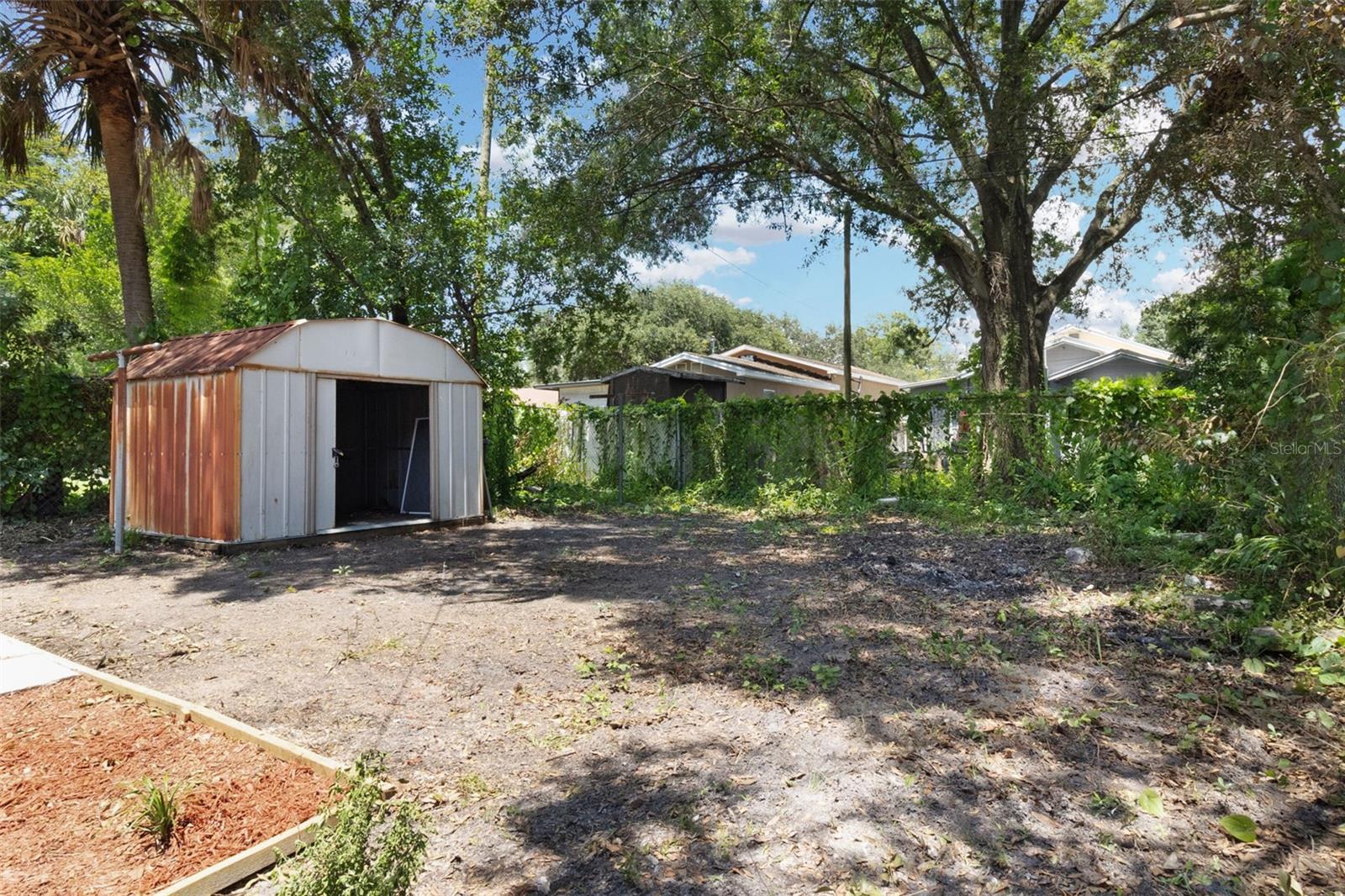 2329 W BEACH ST — photo 31