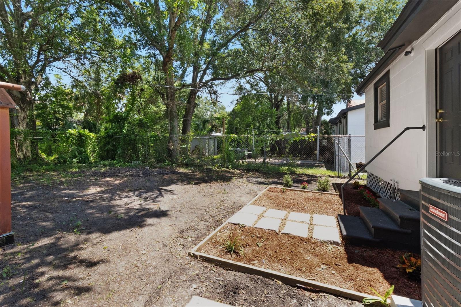 2329 W BEACH ST — photo 32