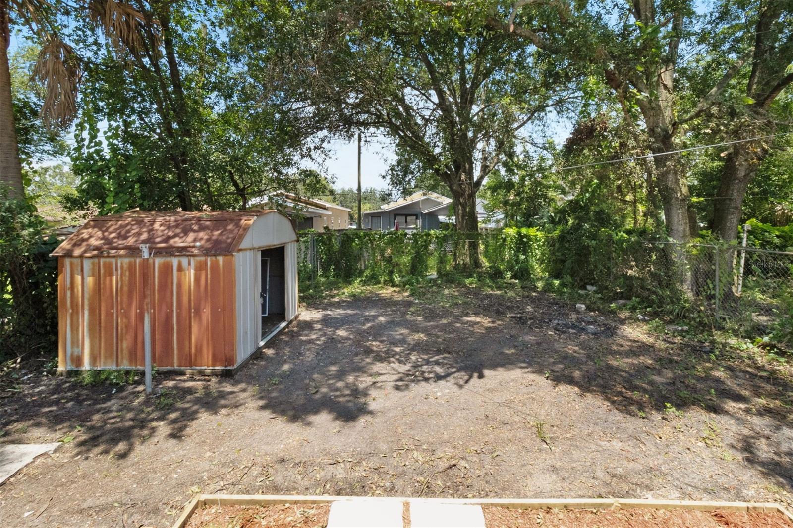2329 W BEACH ST — photo 35