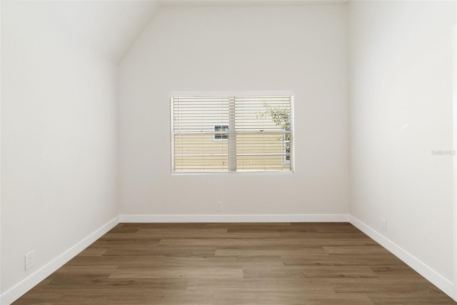 2329 W BEACH ST — photo 25
