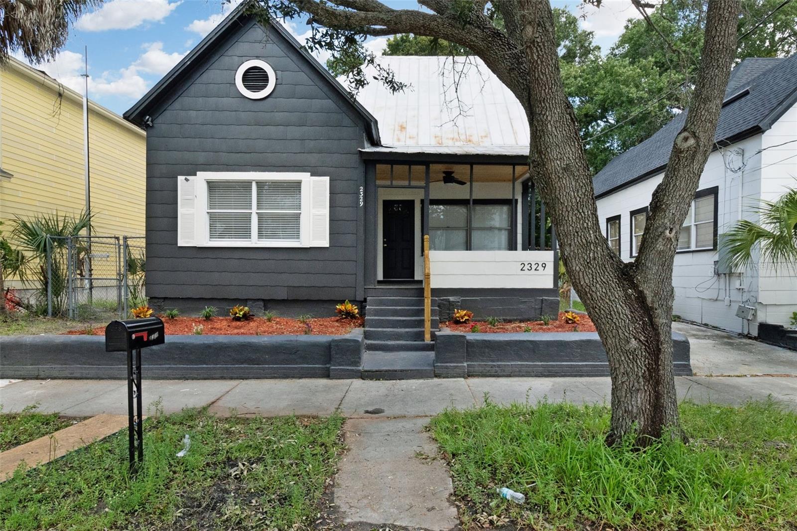 2329 W BEACH ST — photo 2