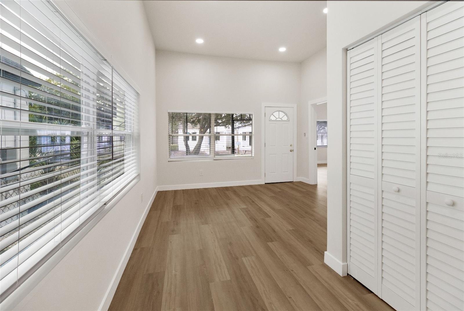2329 W BEACH ST — photo 11