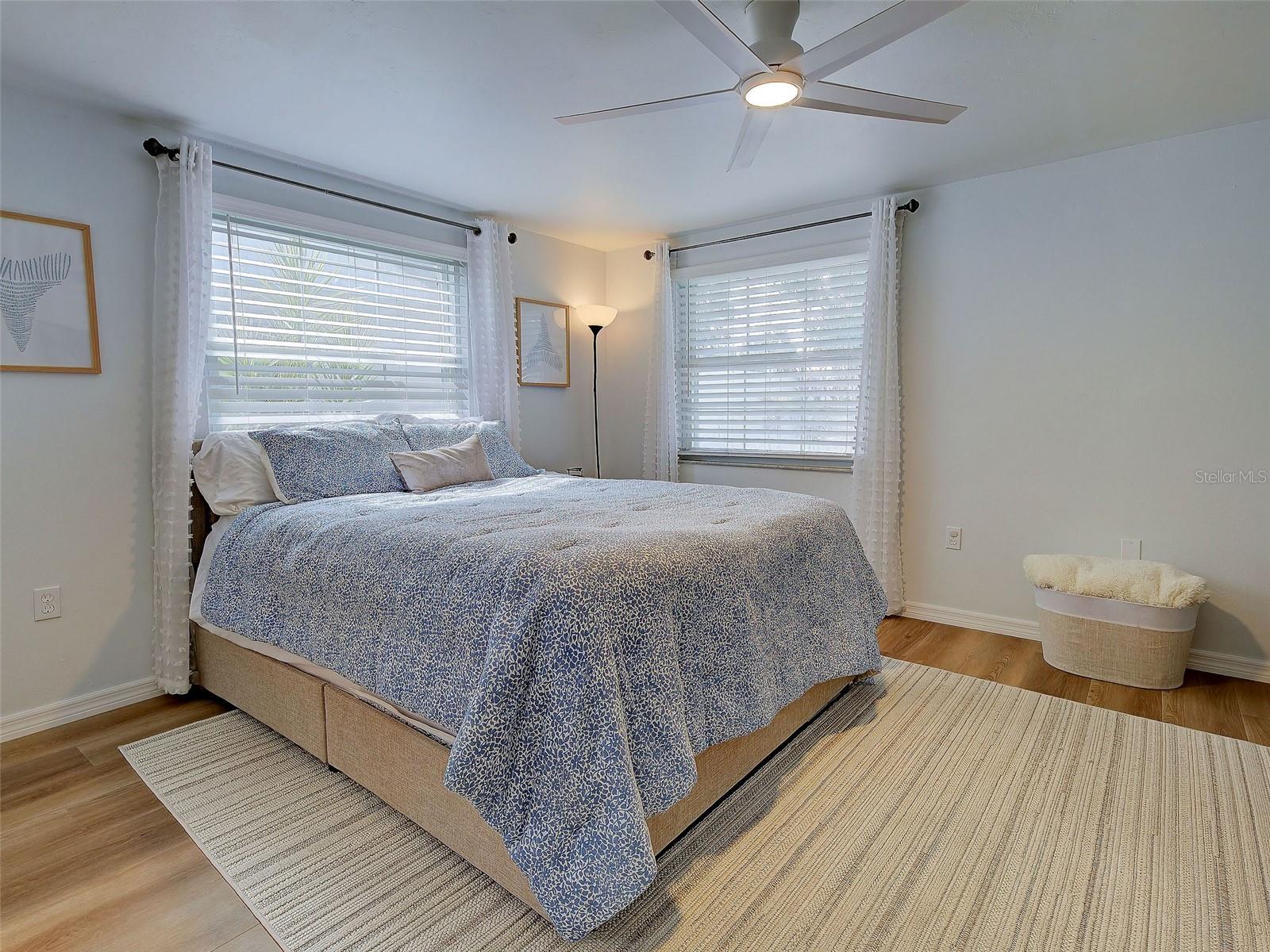 1439 STRADA D ORO — photo 34