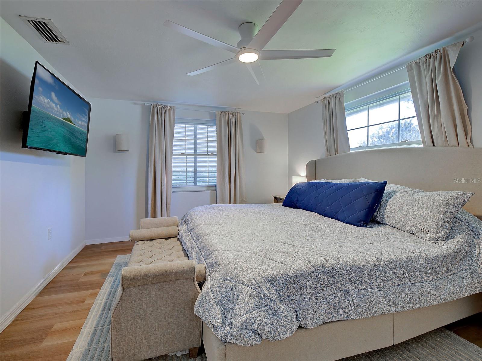 1439 STRADA D ORO — photo 45