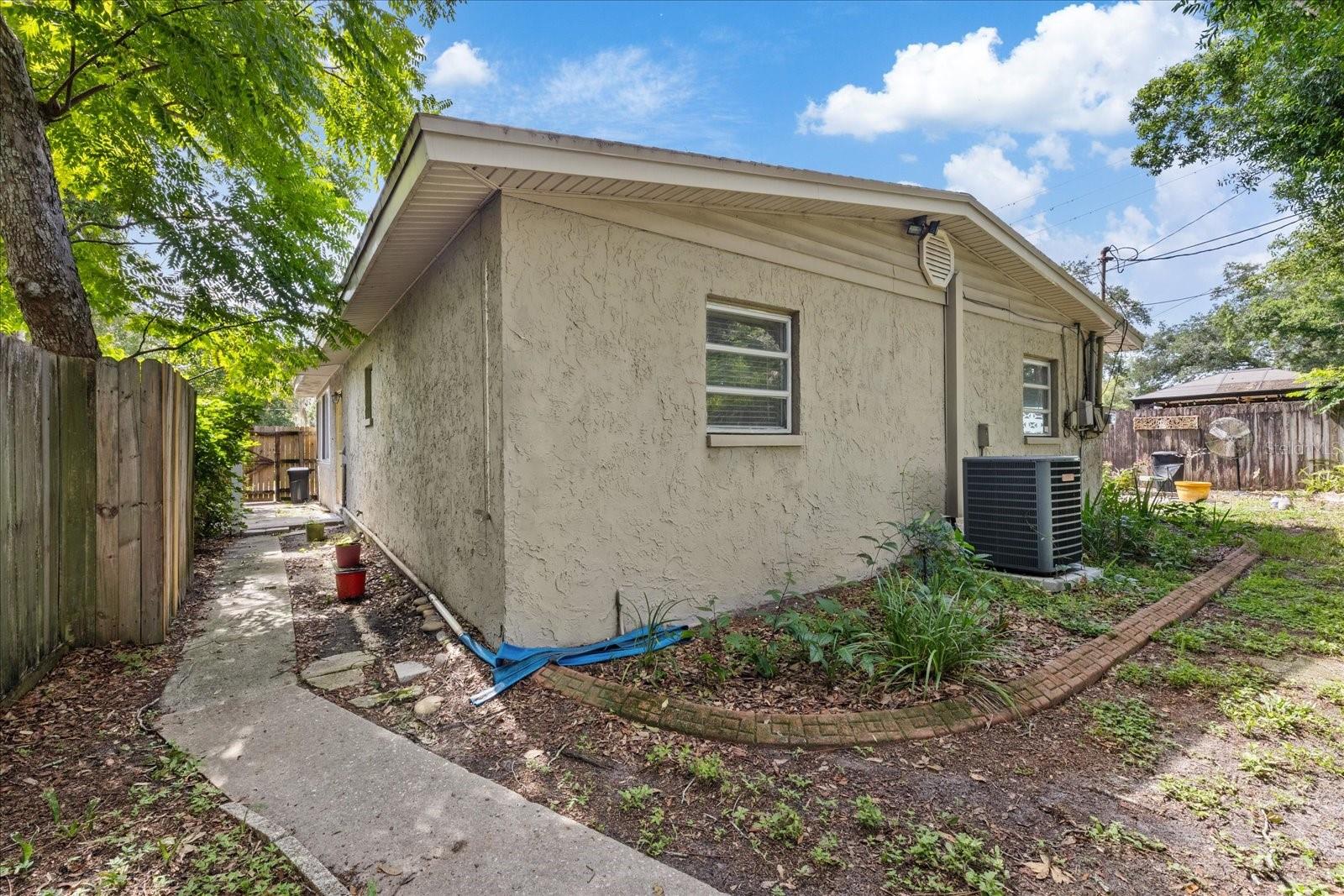 12510 NOREAST LAKE DR — photo 37