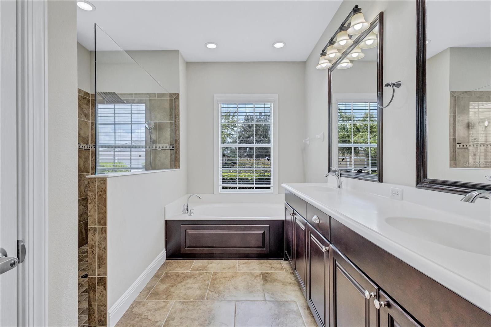 1436 HICKORY VIEW CIR — photo 29