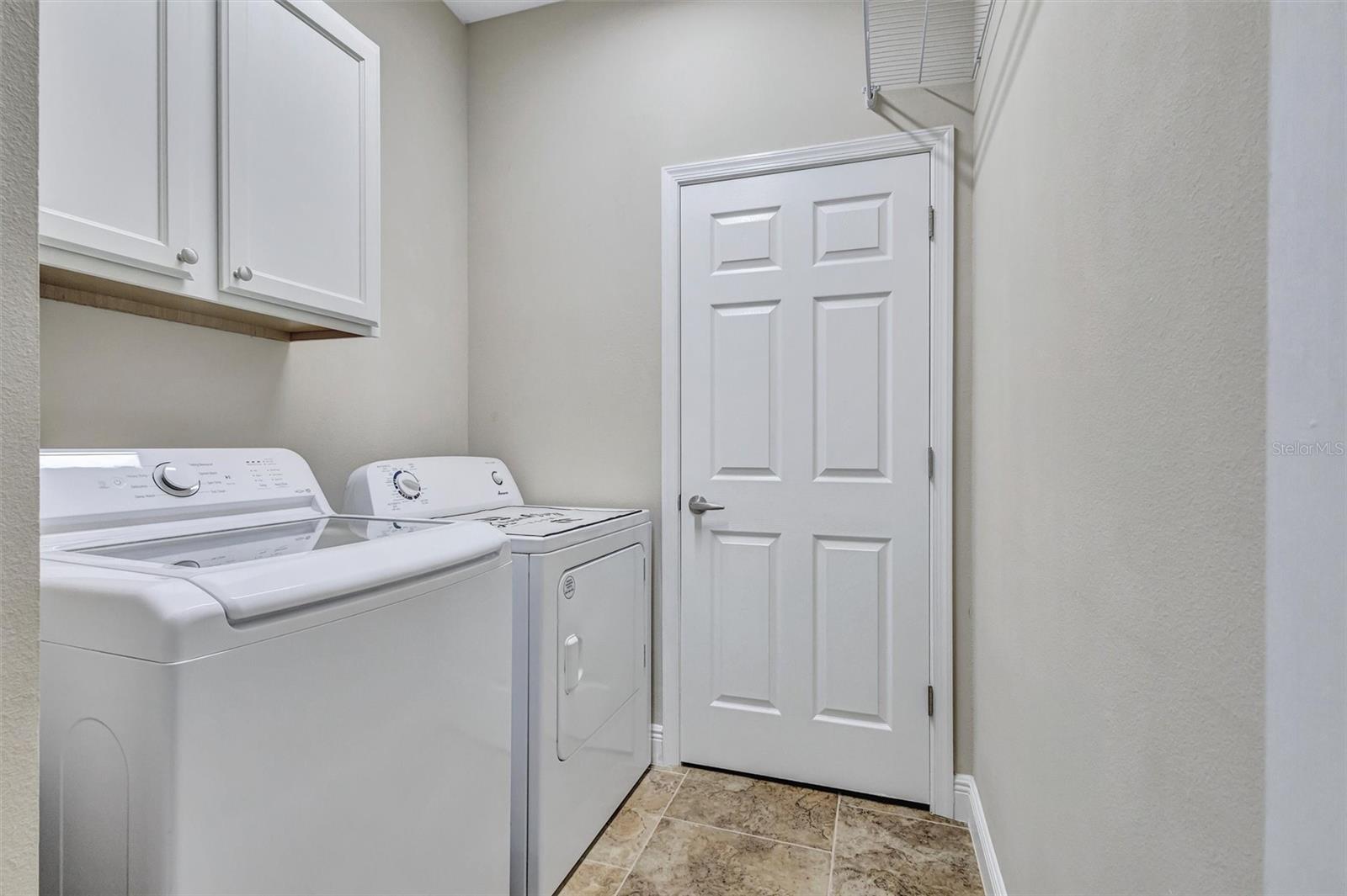 1436 HICKORY VIEW CIR — photo 36