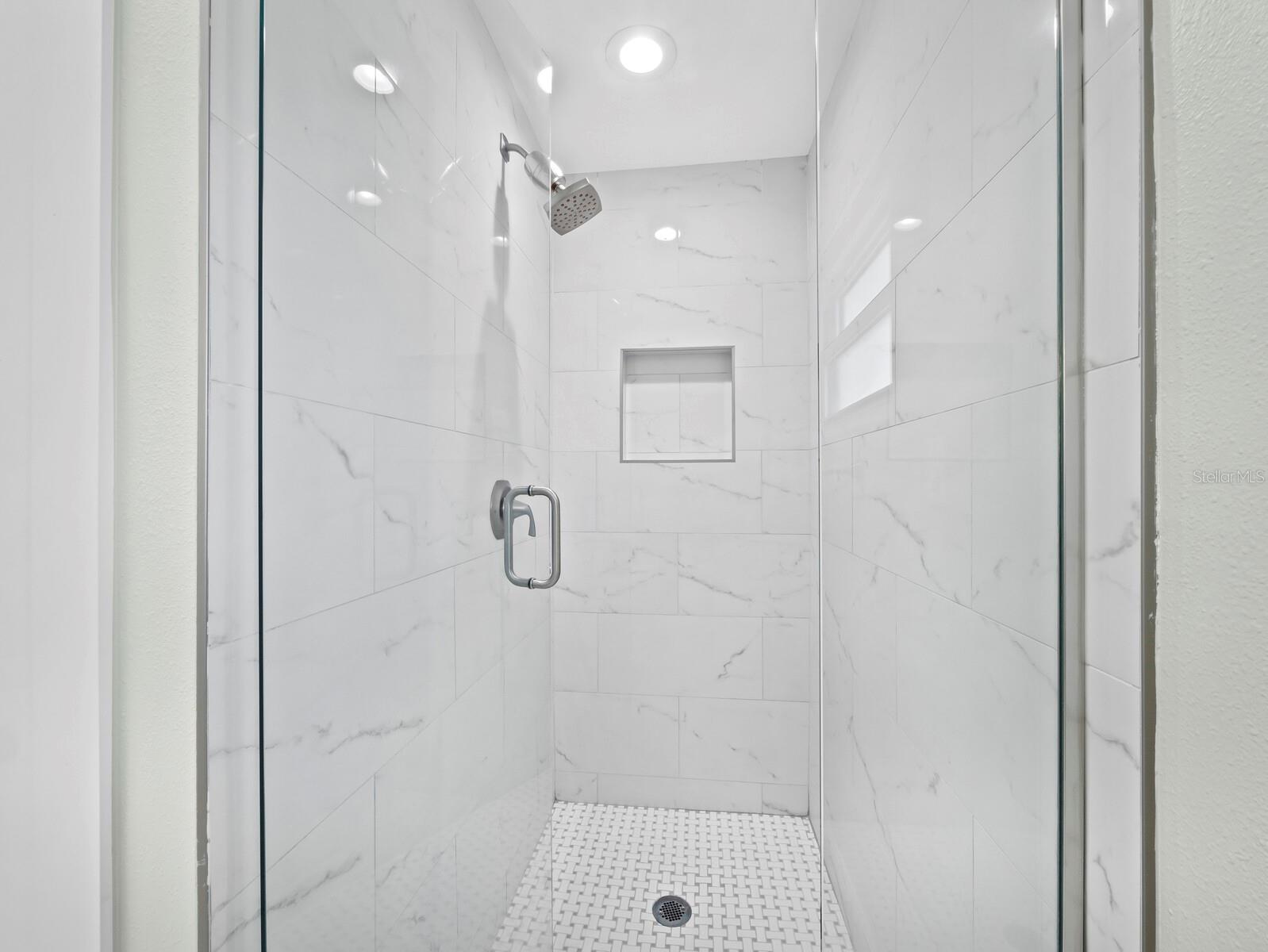 430 ISLAND CIR — photo 33
