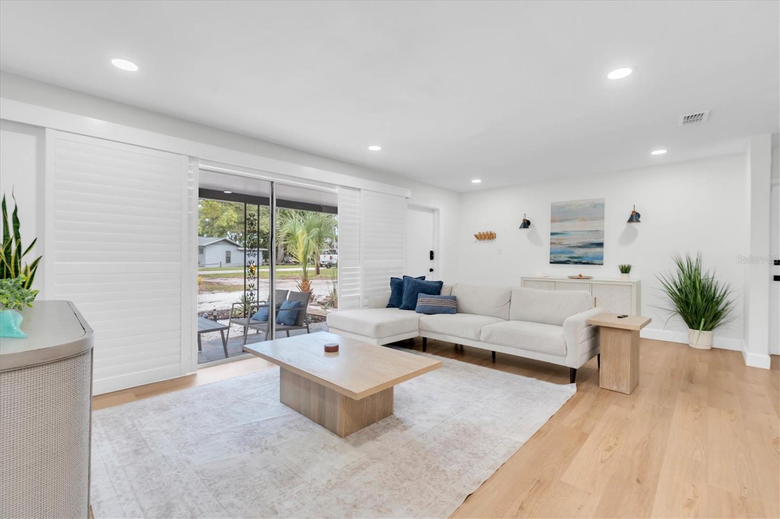 4986 WOODLAND DR — photo 13
