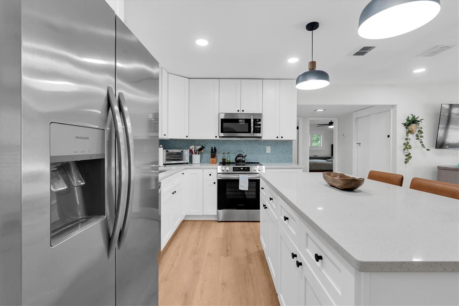 4986 WOODLAND DR — photo 10