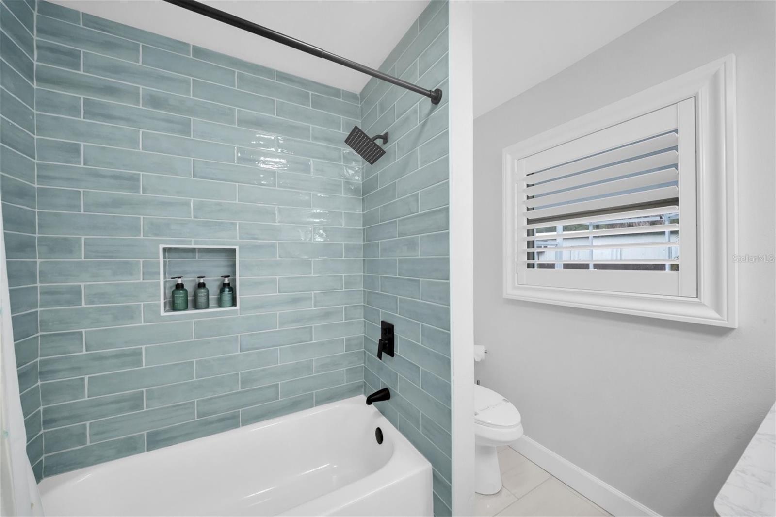 4986 WOODLAND DR — photo 24
