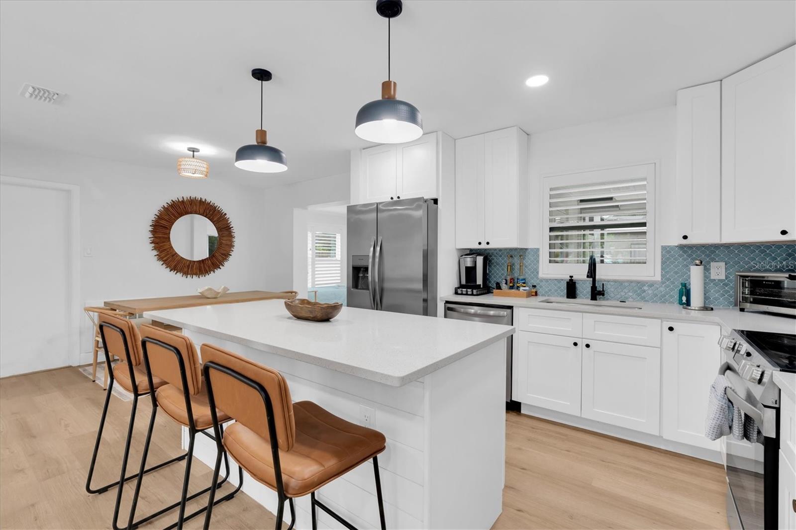 4986 WOODLAND DR — photo 8