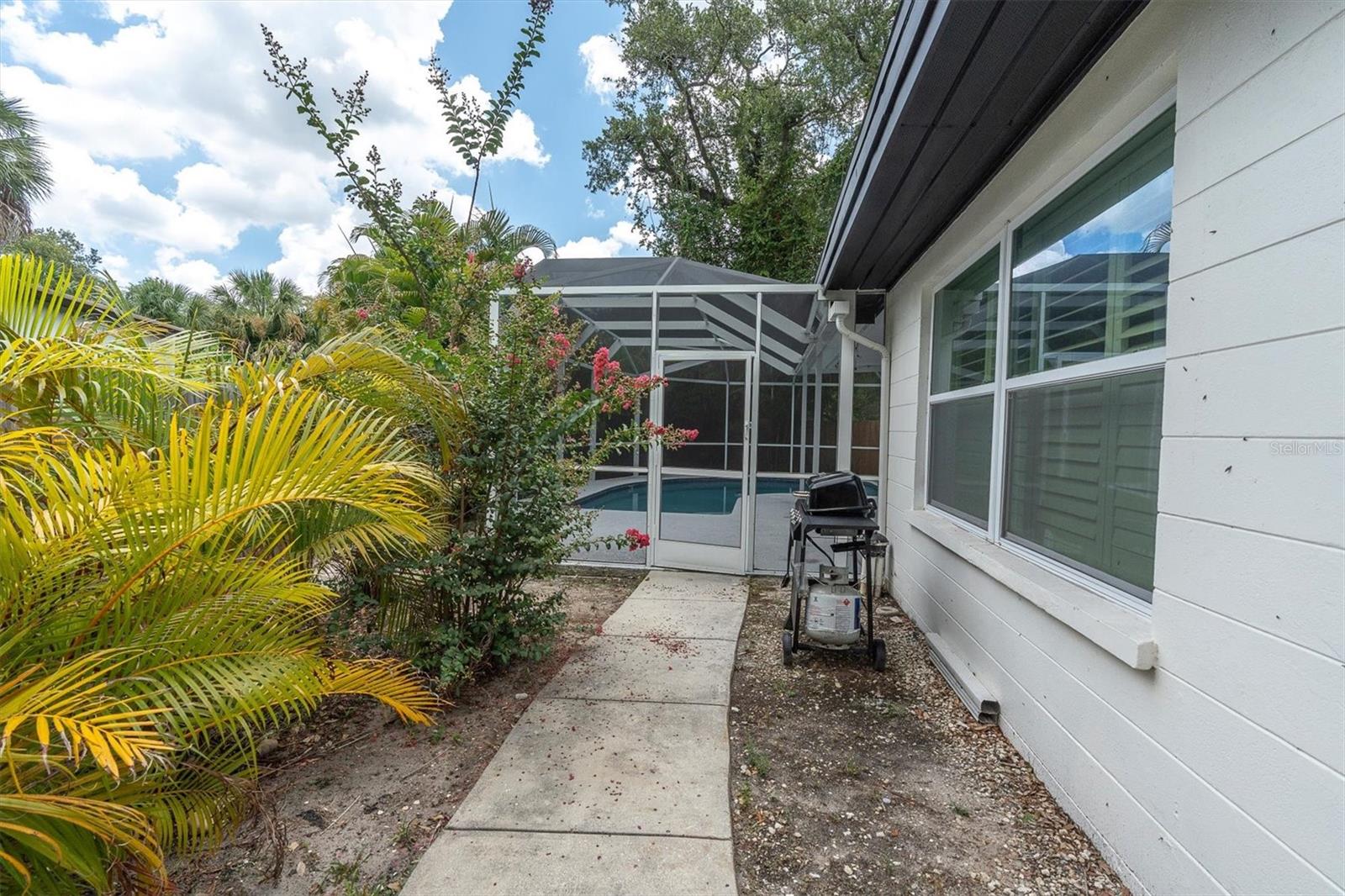 4986 WOODLAND DR — photo 31