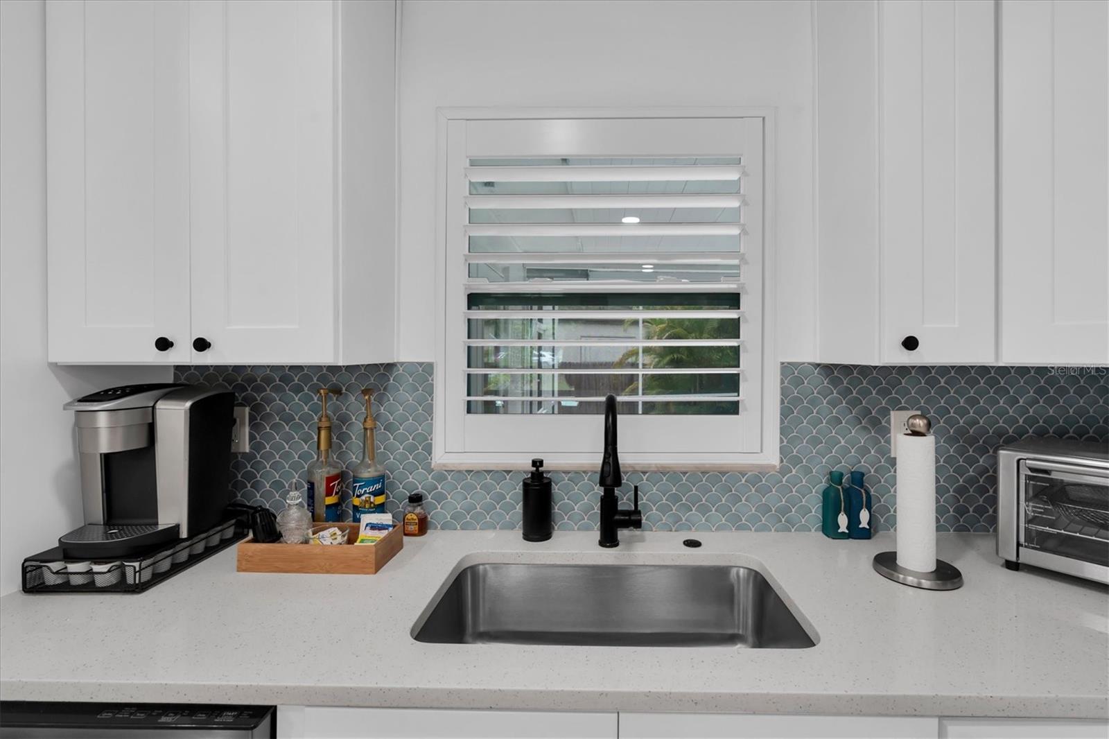 4986 WOODLAND DR — photo 14
