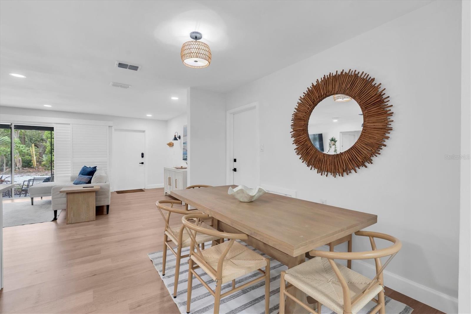 4986 WOODLAND DR — photo 15