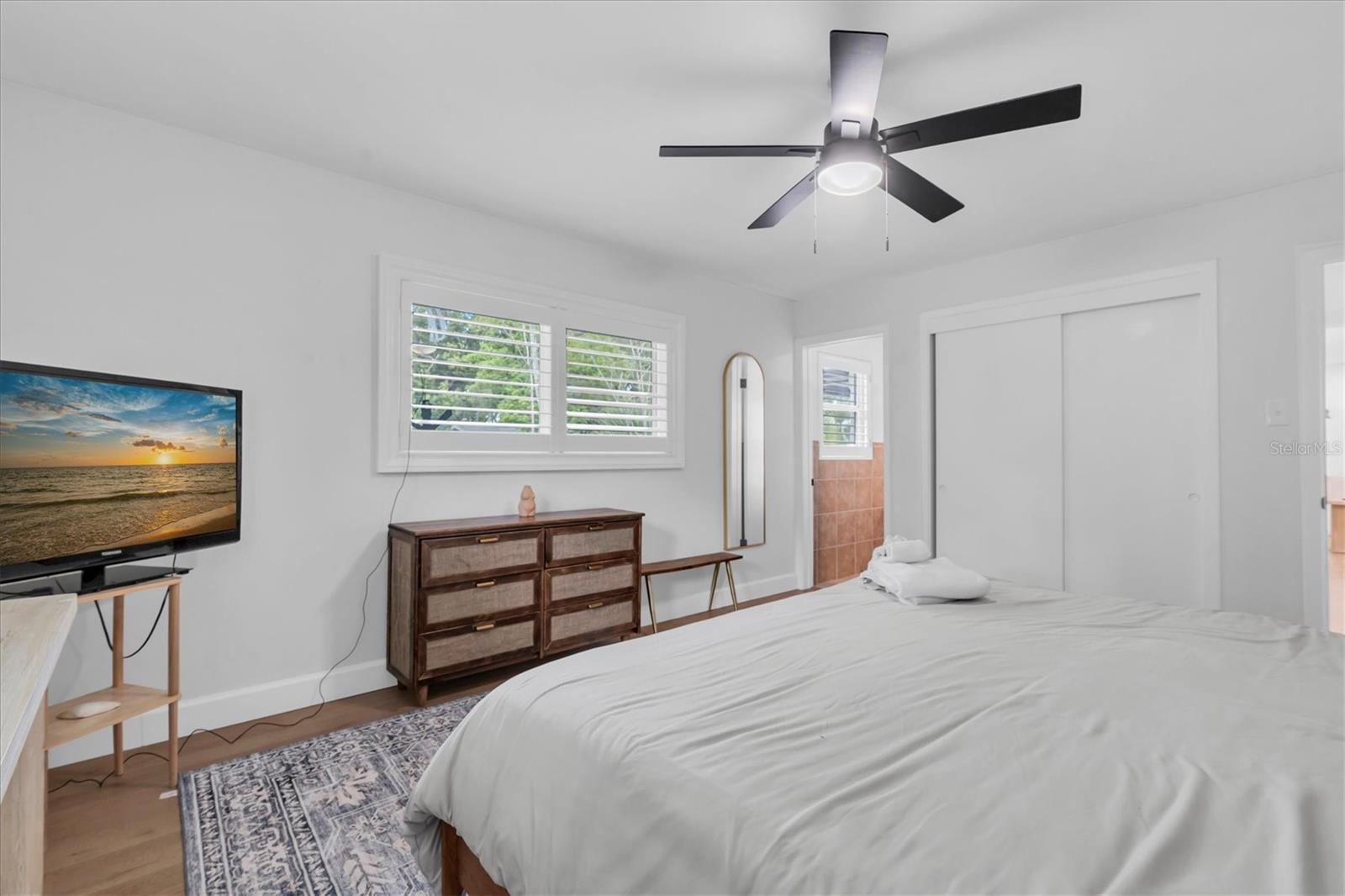 4986 WOODLAND DR — photo 19