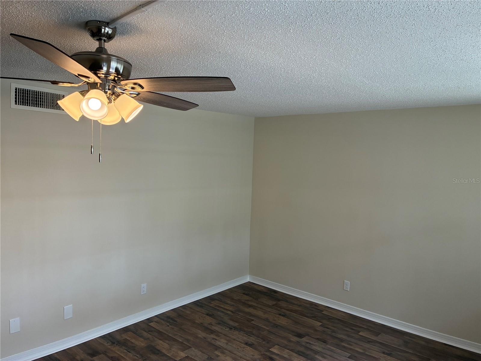 4705 1ST ST NE #135 — photo 2