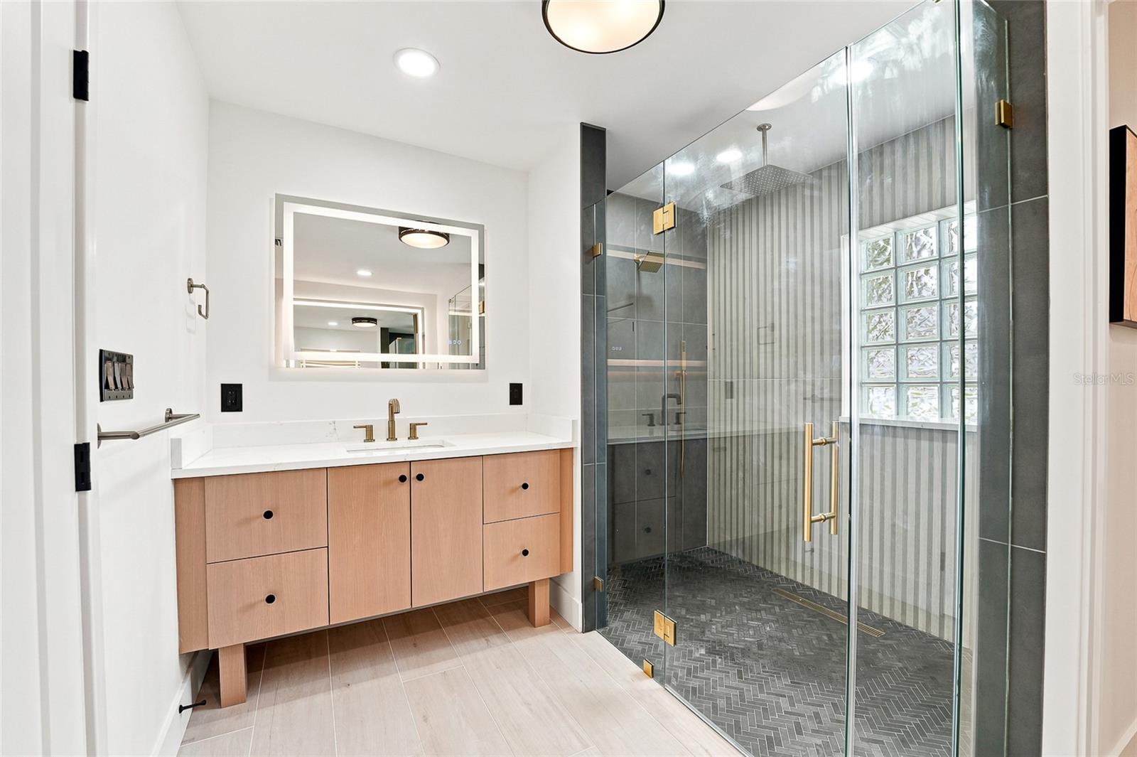 6241 TANGLEWOOD DR NE — photo 10