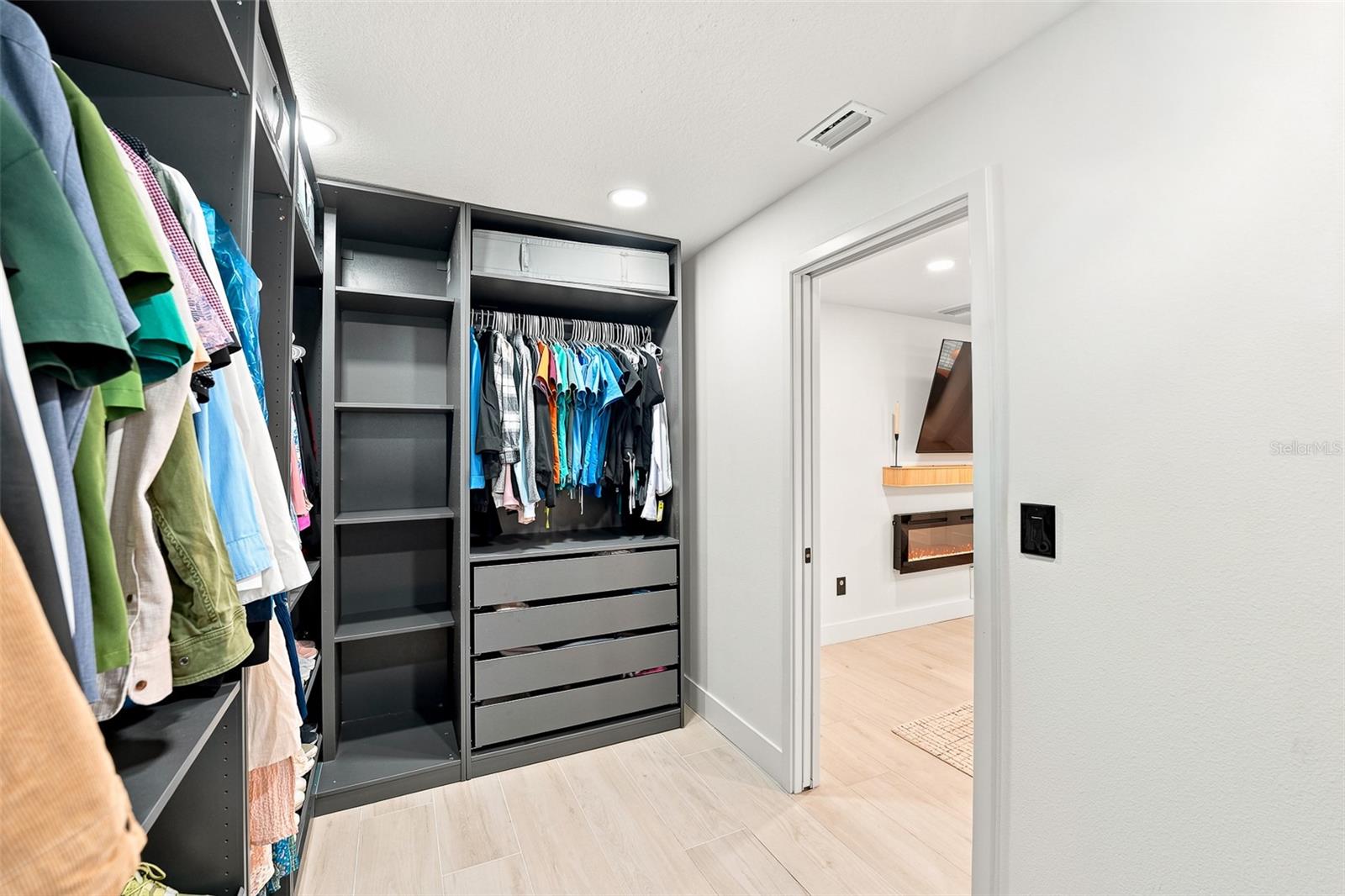 6241 TANGLEWOOD DR NE — photo 16