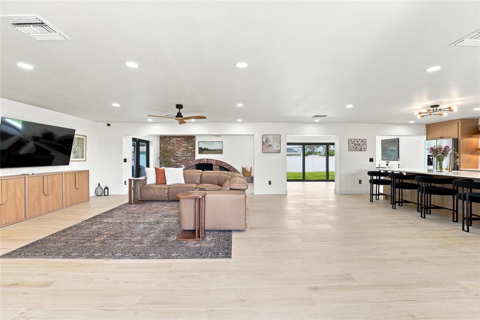 6241 TANGLEWOOD DR NE — photo 4