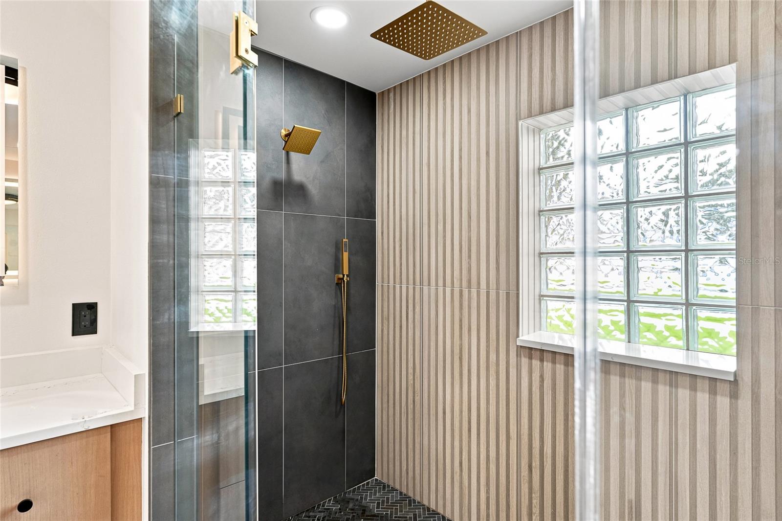 6241 TANGLEWOOD DR NE — photo 18