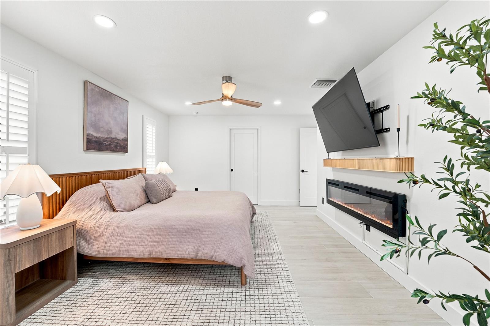 6241 TANGLEWOOD DR NE — photo 17