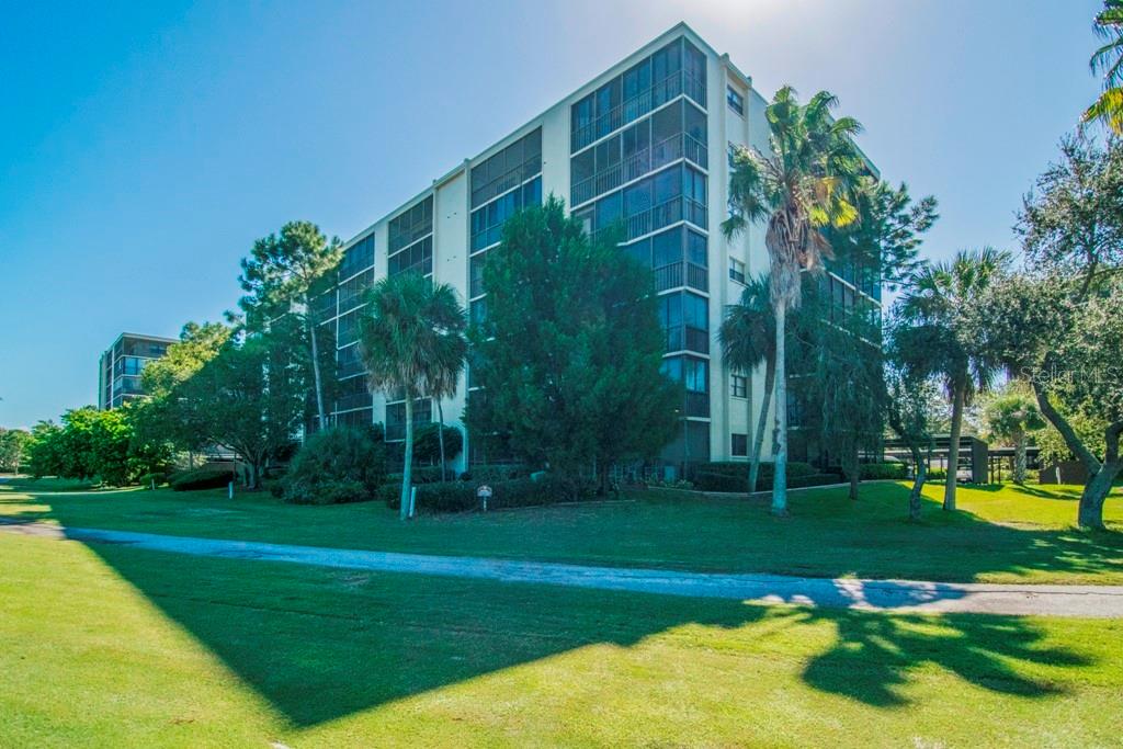 3300 COVE CAY DR #1C — photo 3