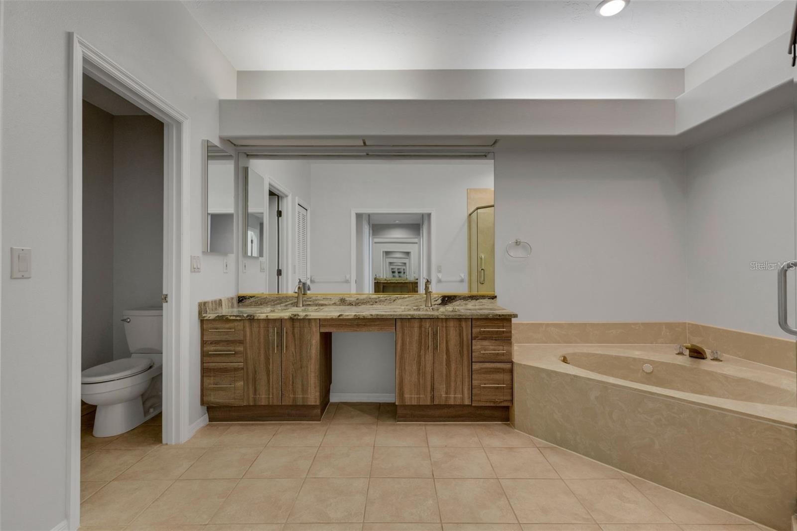 4044 PENSHURST PARK — photo 33