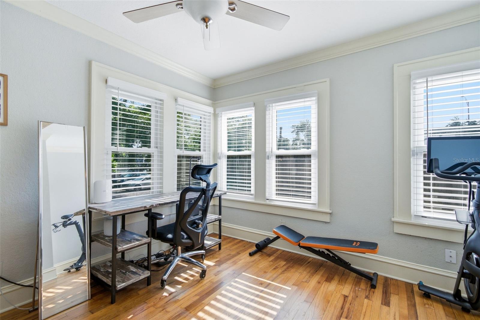 106 W COMANCHE AVE — photo 17