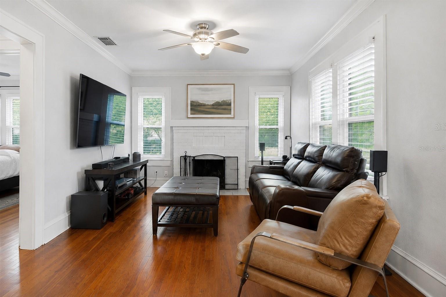 106 W COMANCHE AVE — photo 16