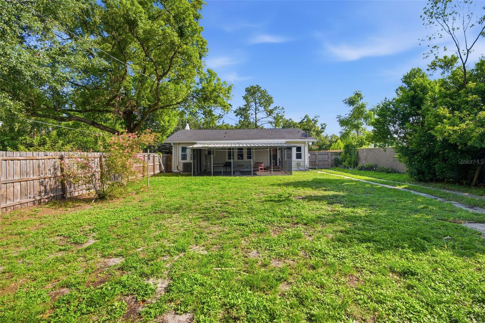 106 W COMANCHE AVE — photo 33