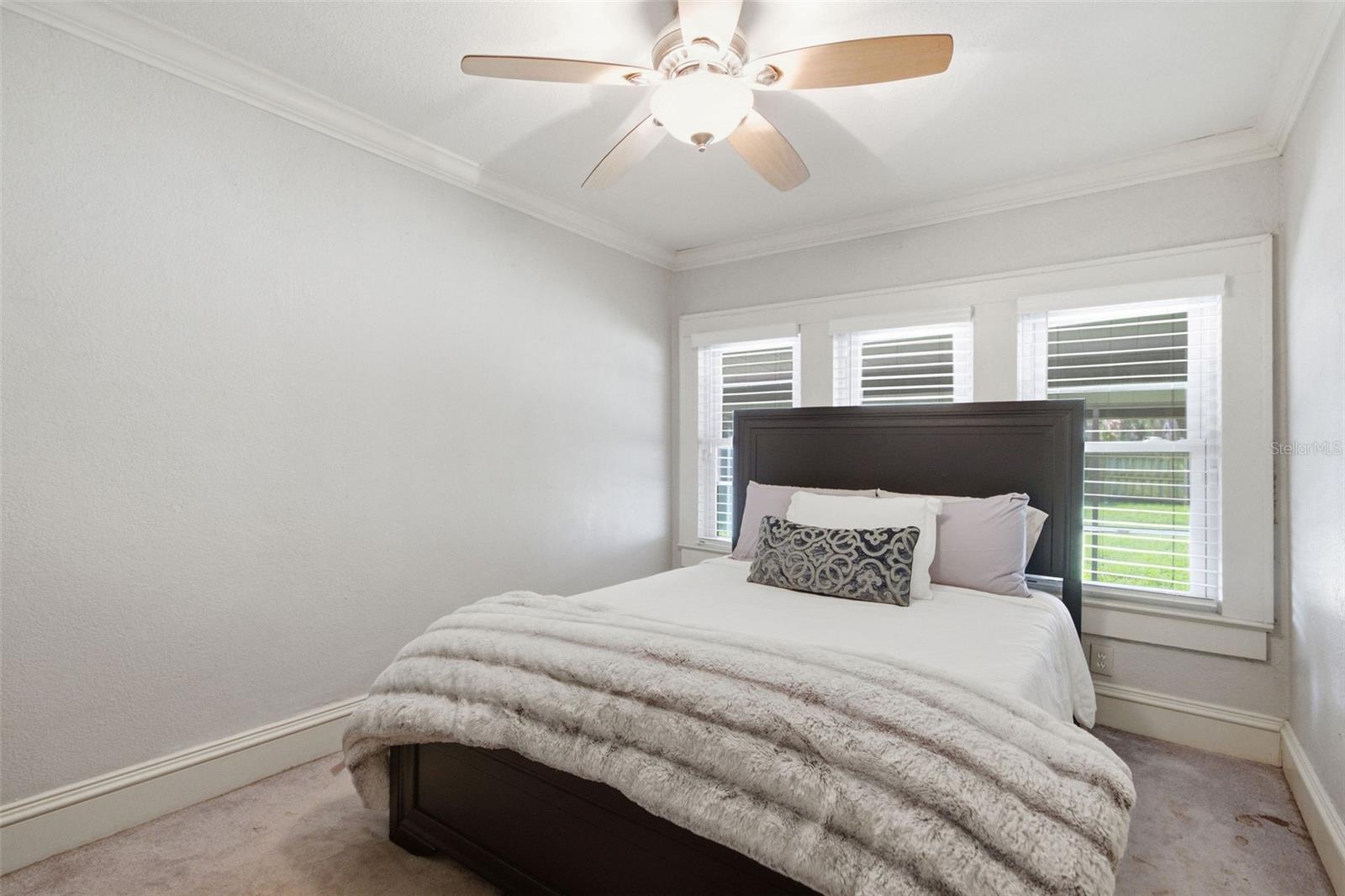 106 W COMANCHE AVE — photo 24