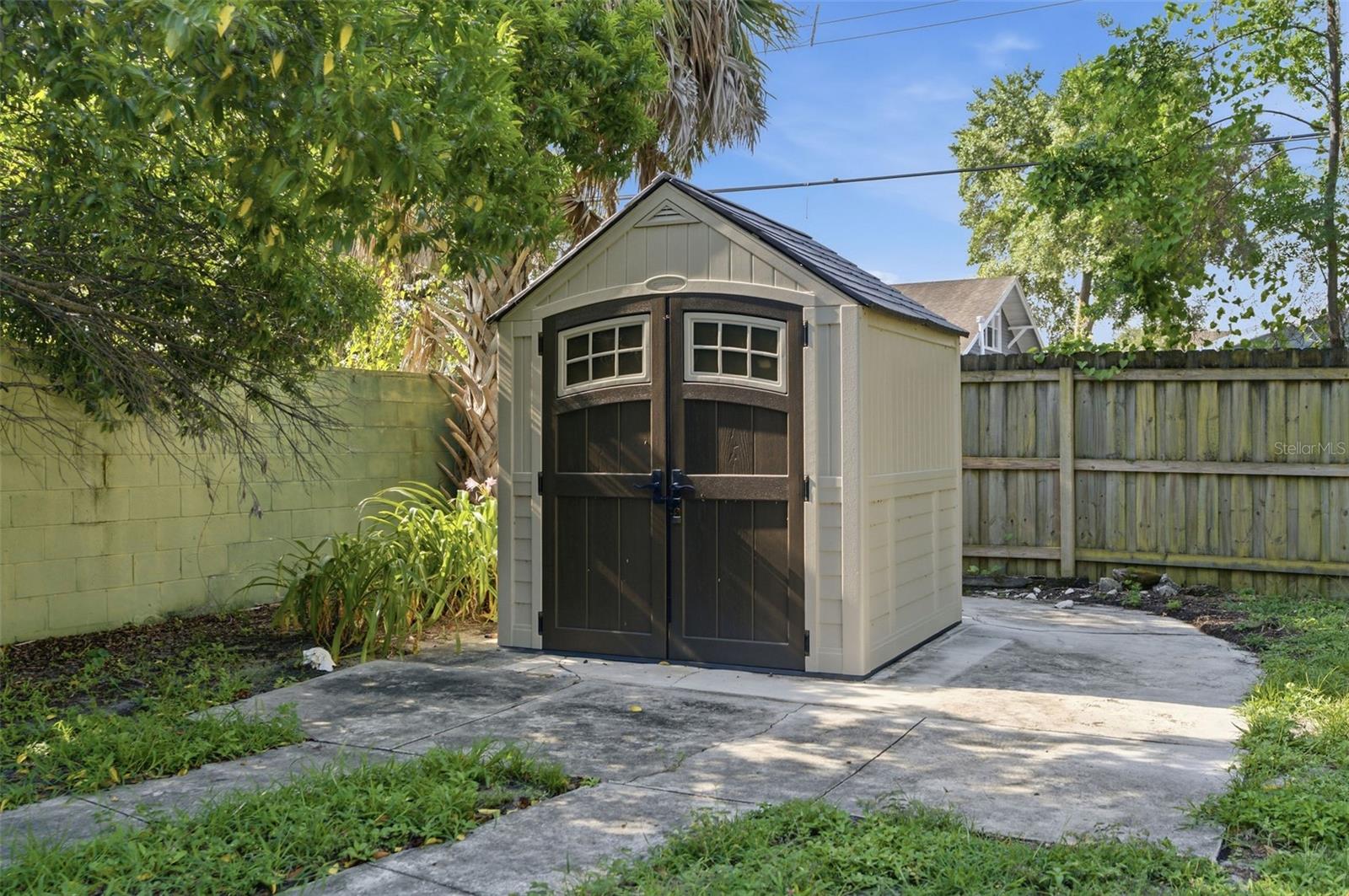 106 W COMANCHE AVE — photo 34