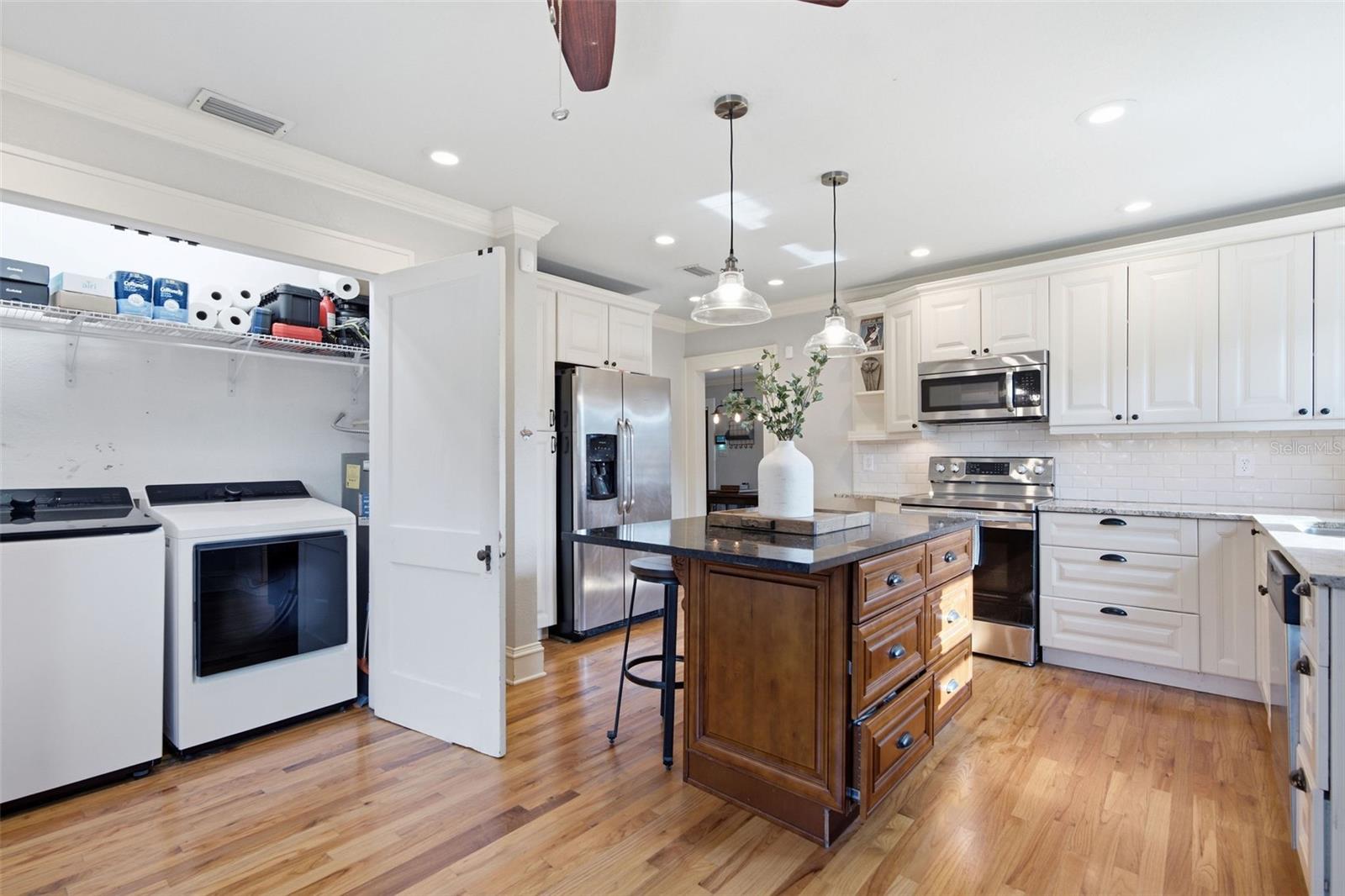 106 W COMANCHE AVE — photo 35