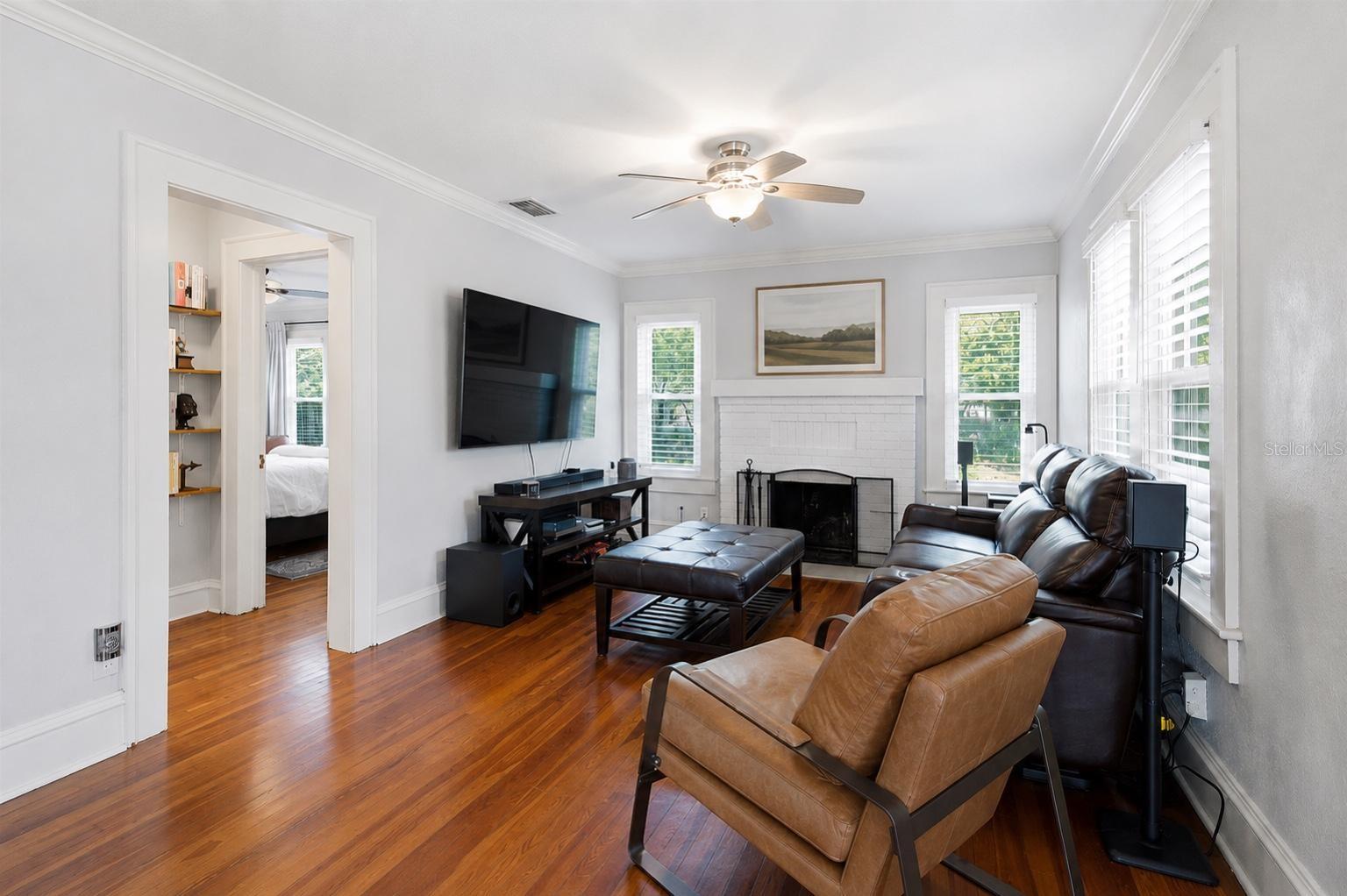 106 W COMANCHE AVE — photo 11