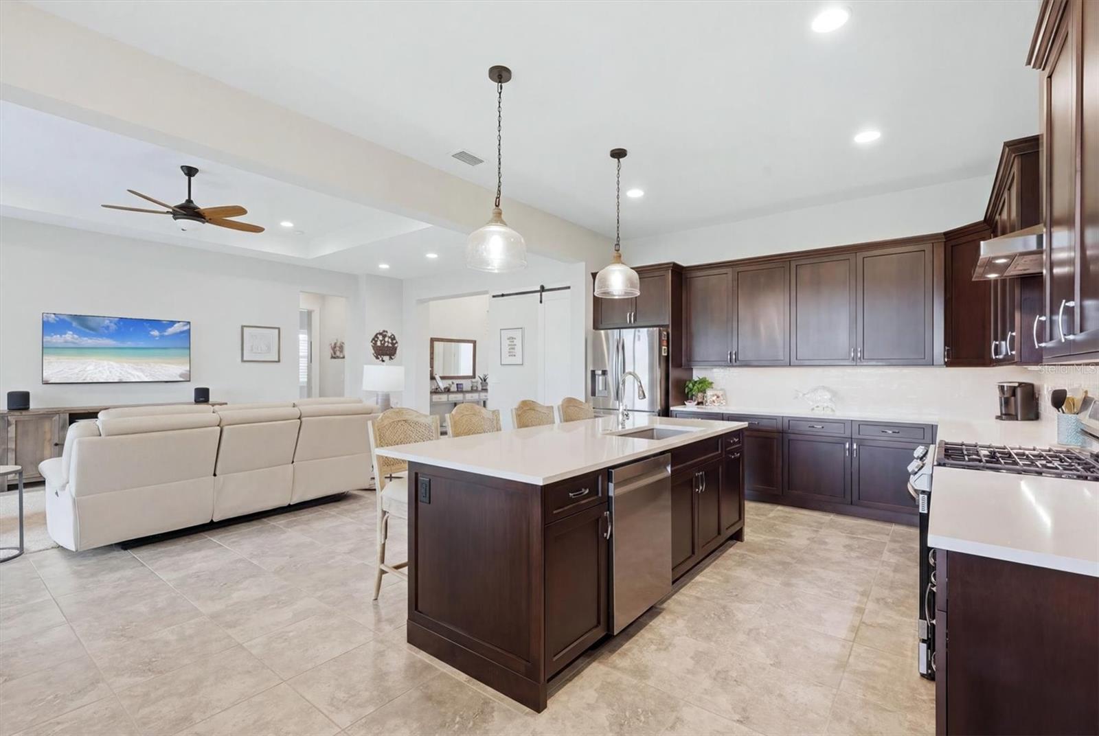 7712 SANDHILL LAKE DR — photo 8