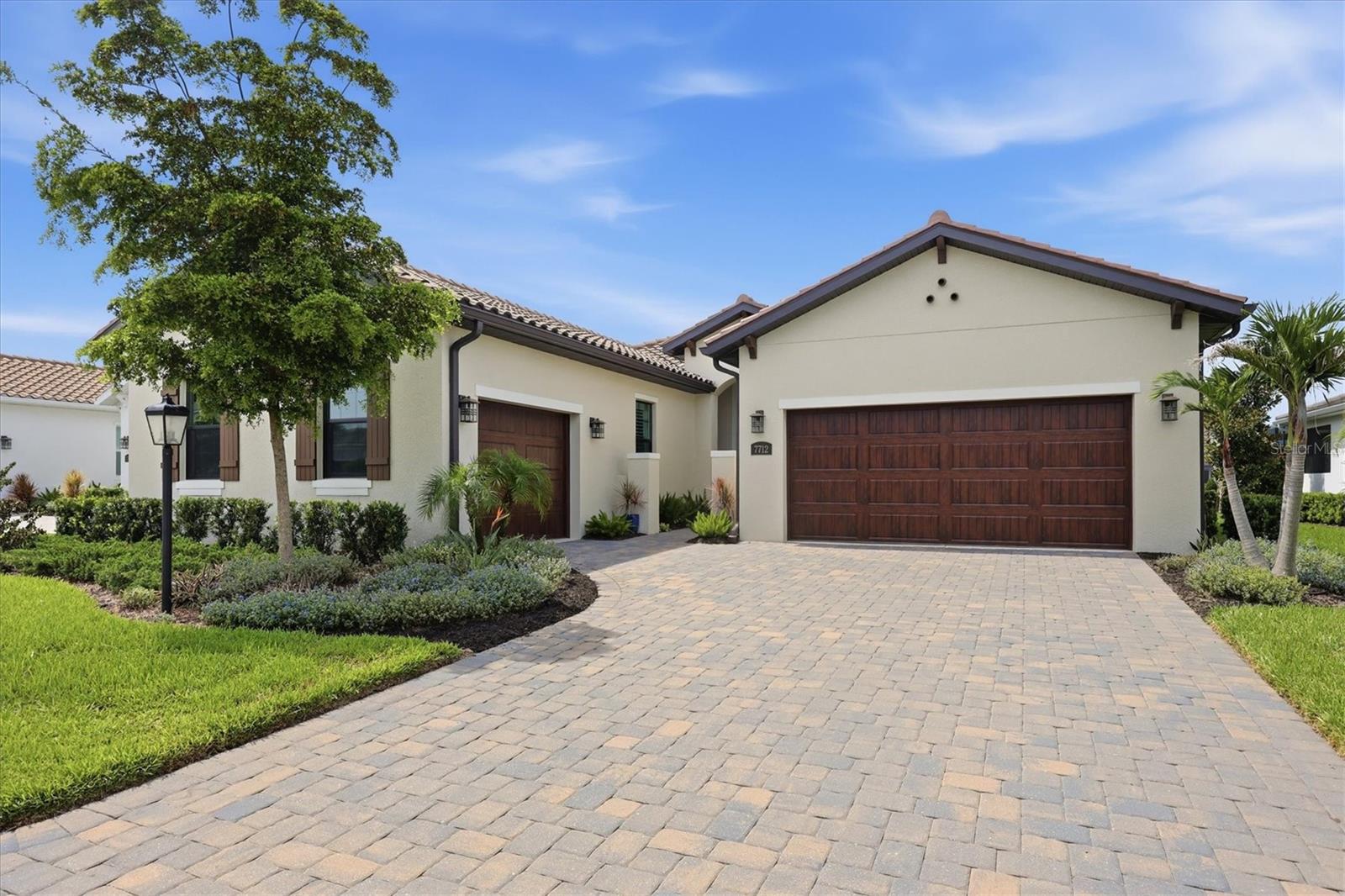 7712 SANDHILL LAKE DR — photo 4