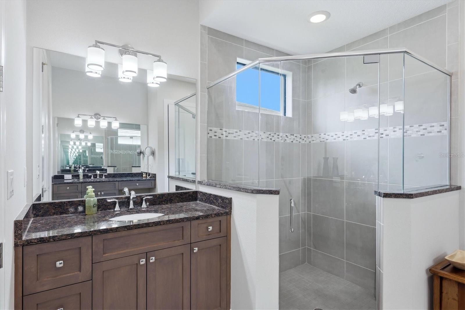 7712 SANDHILL LAKE DR — photo 31