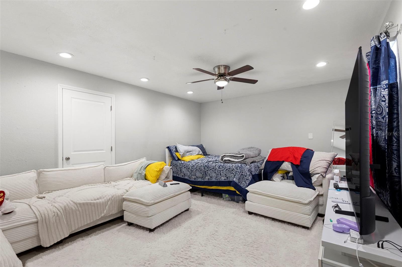 6920 N CAMERON AVE — photo 39