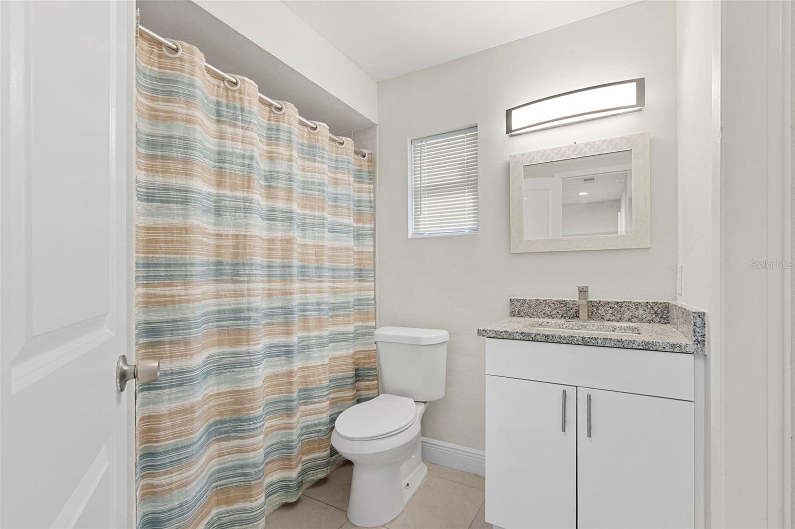 6920 N CAMERON AVE — photo 34