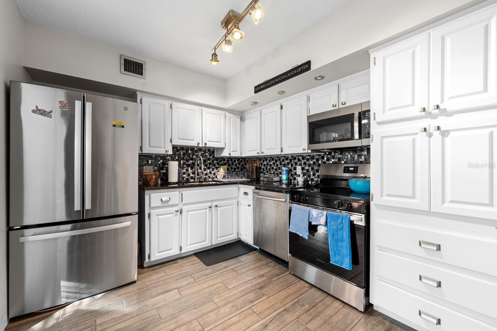 2416 WORLD PARKWAY BLVD #26 — photo 7
