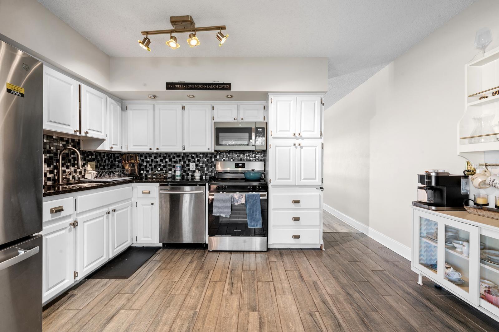 2416 WORLD PARKWAY BLVD #26 — photo 6
