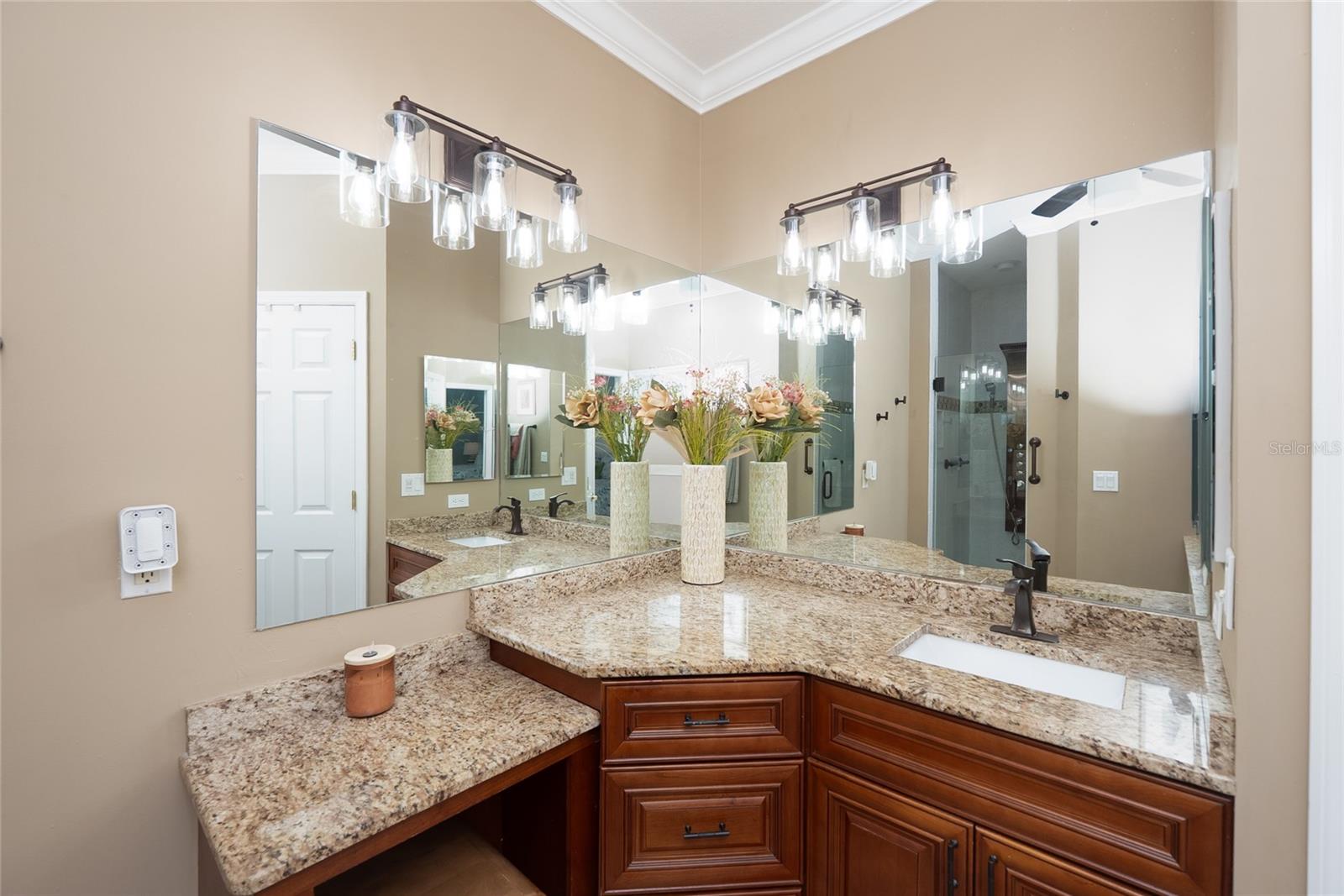 2472 COTTONWOOD LN — photo 18