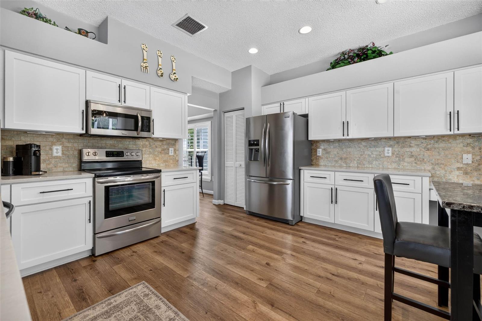 11123 CLAYRIDGE DR — photo 4