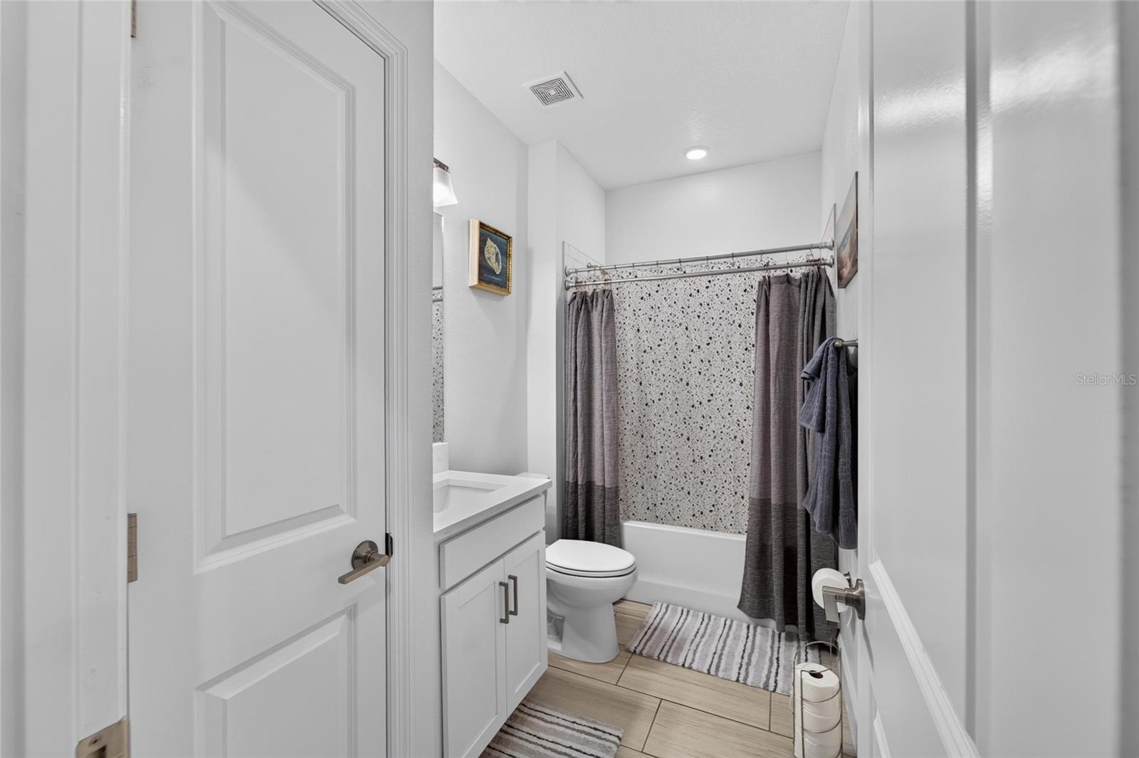 12569 LILY QUARTZ LOOP — photo 32