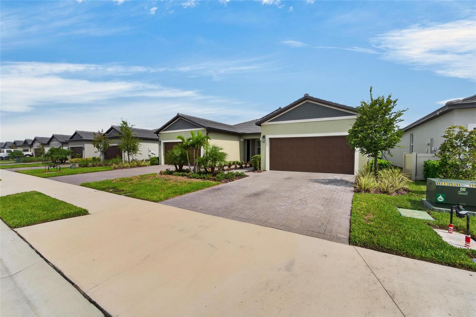 12569 LILY QUARTZ LOOP — photo 42