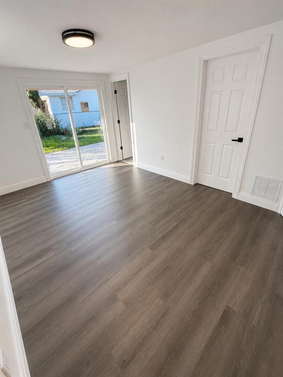 7035 PALISADE DR — photo 8